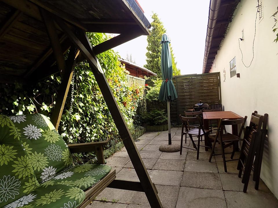 Day, Garden, Balcony/Terrace