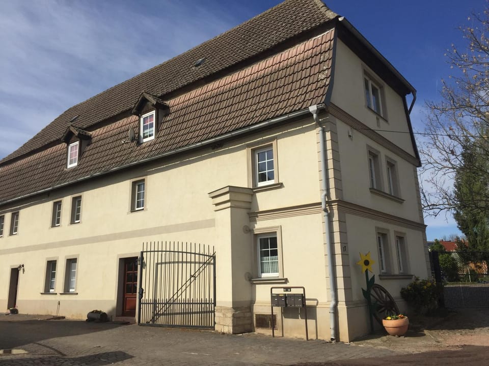 Property building, Facade/entrance