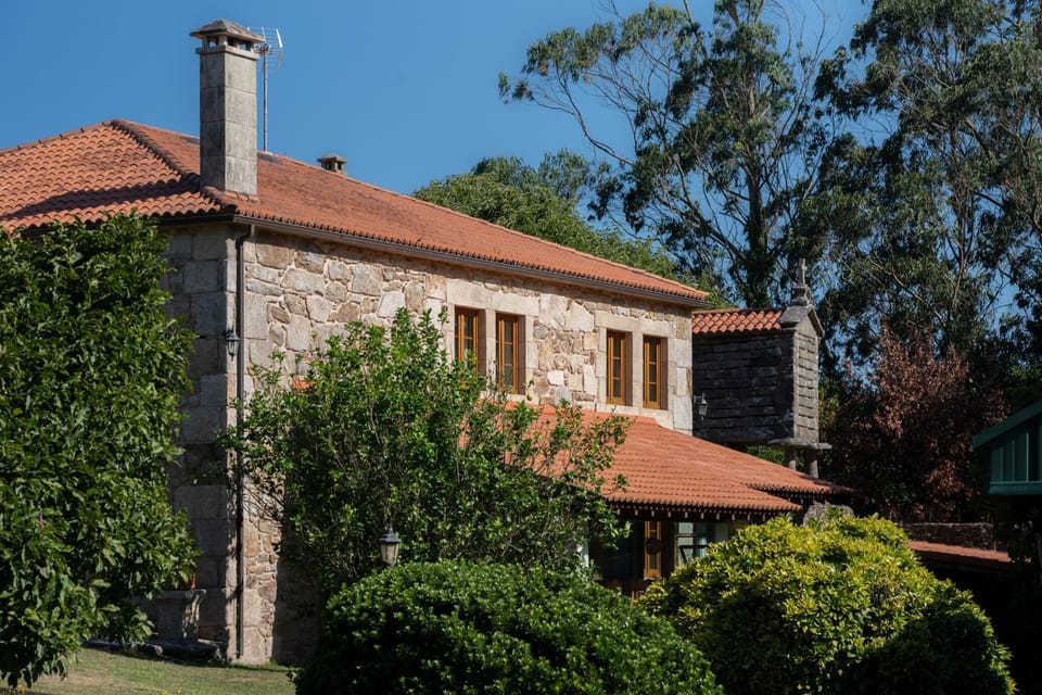 Property building, Day, Garden, Garden view
