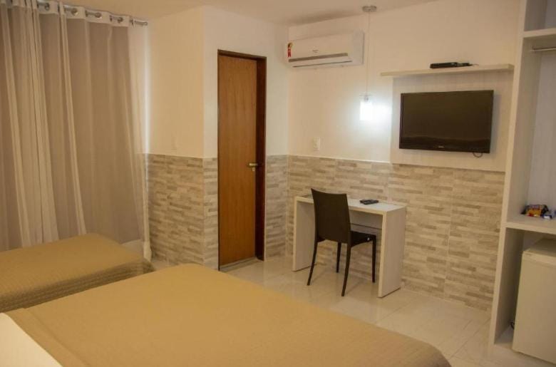 Bed, TV and multimedia, Photo of the whole room, Bedroom, air conditioner