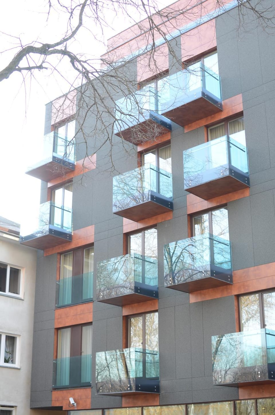 Facade/entrance, Day, Balcony/Terrace