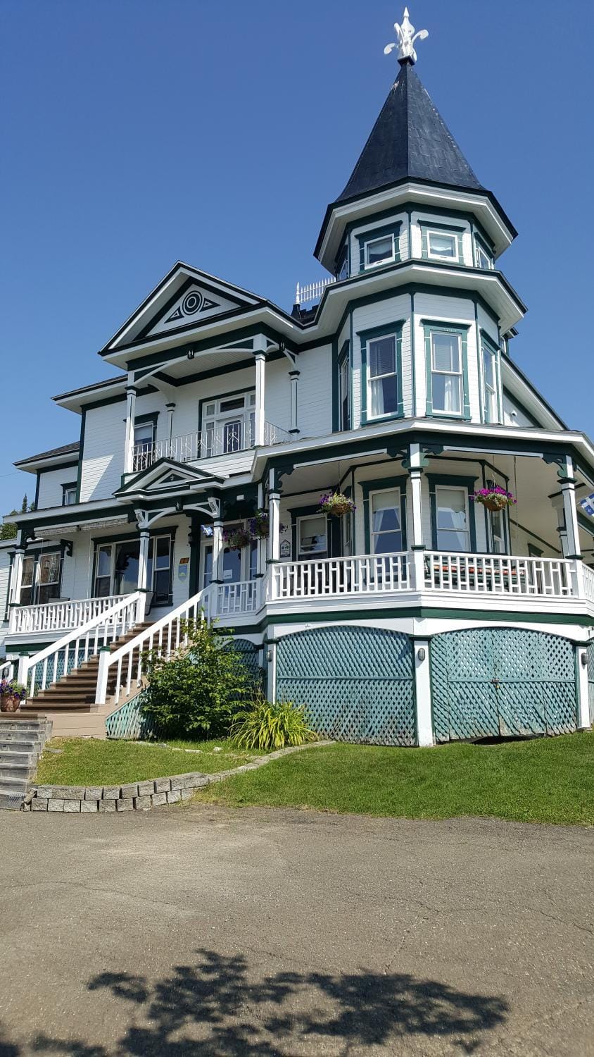 Le Manoir du Vieux Presbytère Bed and Breakfast in Newfoundland and Labrador