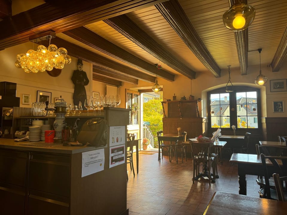 Hotel de la Place Inn in Montreux