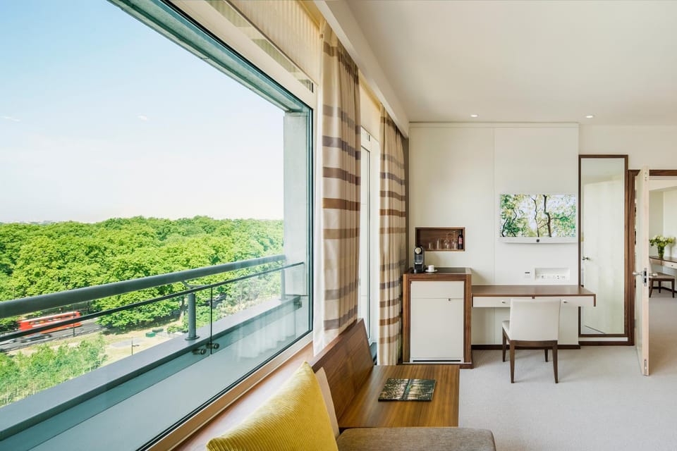 View (from property/room), Living room, Seating area, Dining area