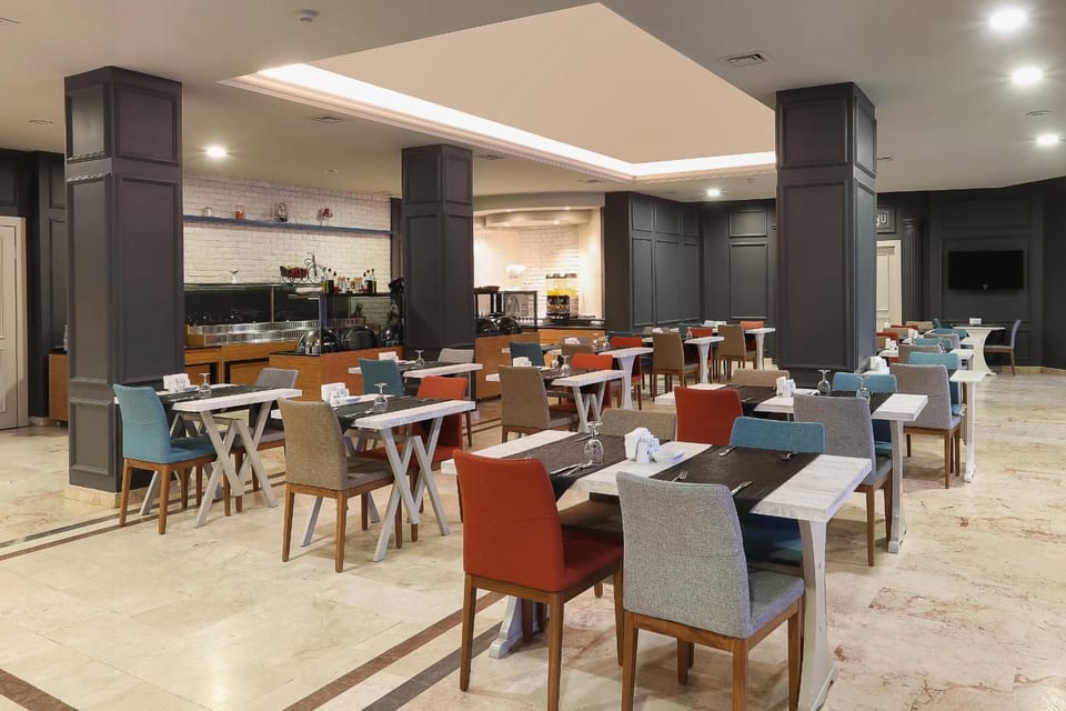 Restaurant/places to eat, Meals, Lunch, Dinner