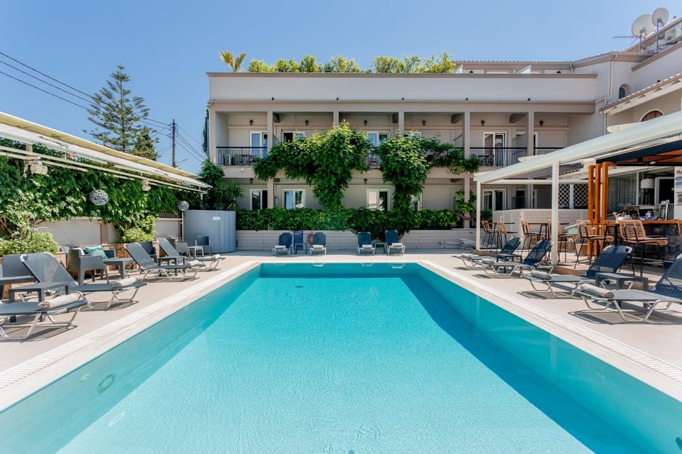 Property building, Day, Swimming pool
