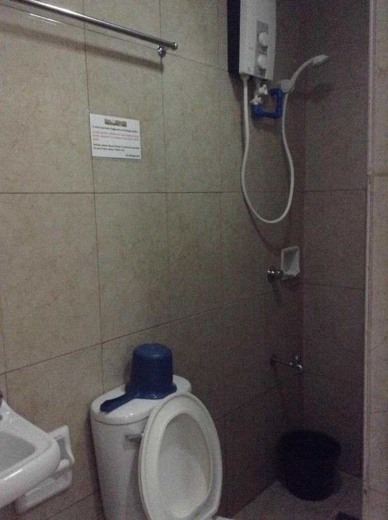 Shower, Toilet
