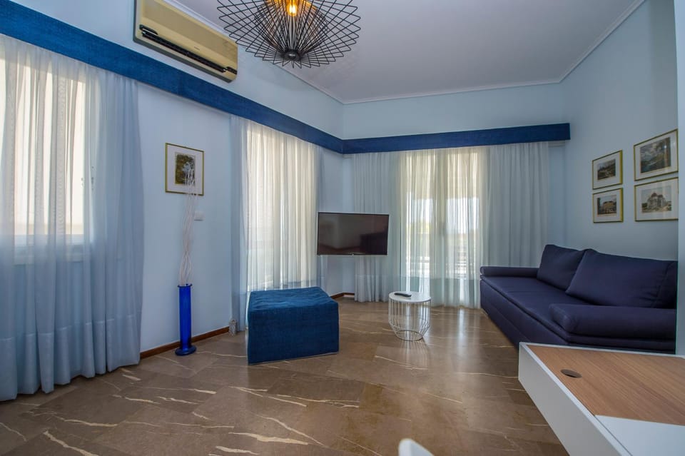 Living room, Photo of the whole room