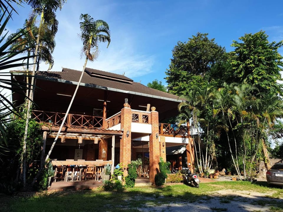 Ashi Guesthouse Chiangdao Bed and Breakfast in Thailand