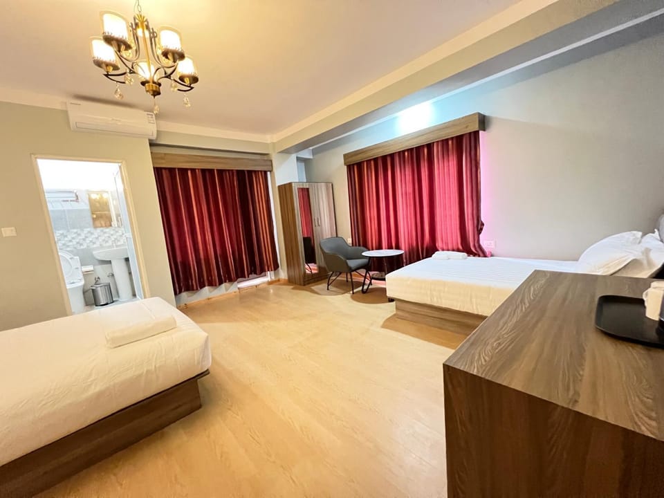 Photo of the whole room, Bedroom, wardrobe, air conditioner