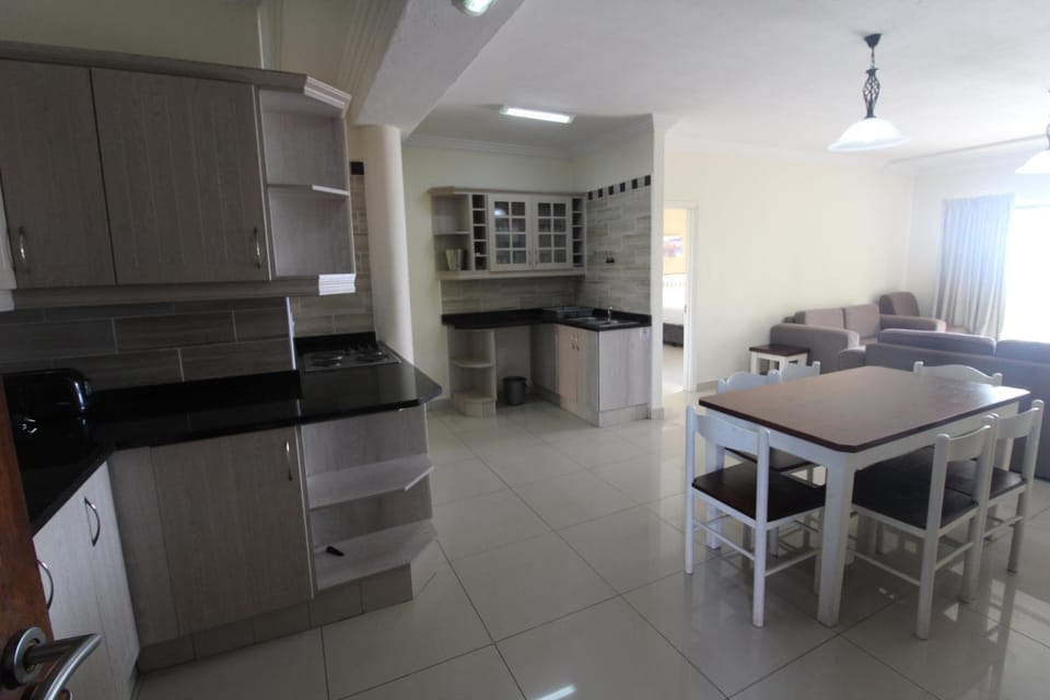 Property building, Kitchen or kitchenette, Dining area