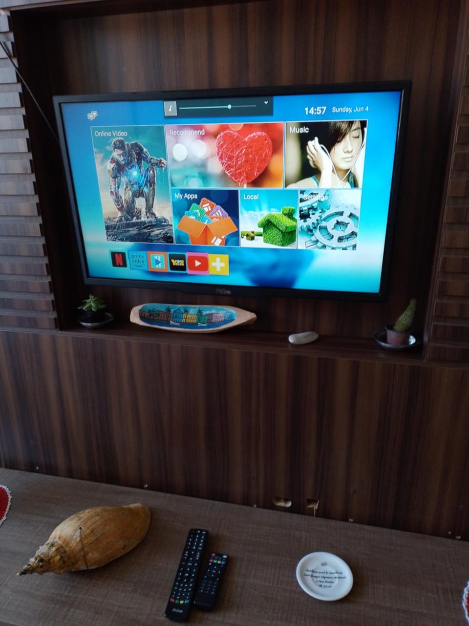 Communal lounge/ TV room, Evening entertainment