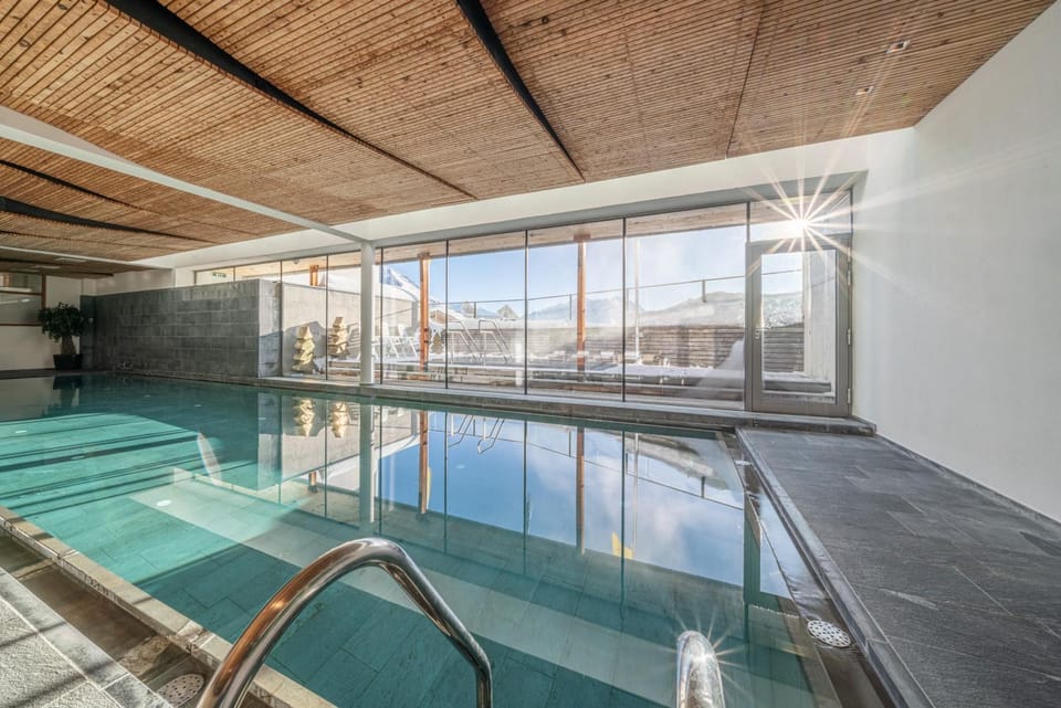 Spa and wellness centre/facilities, Swimming pool