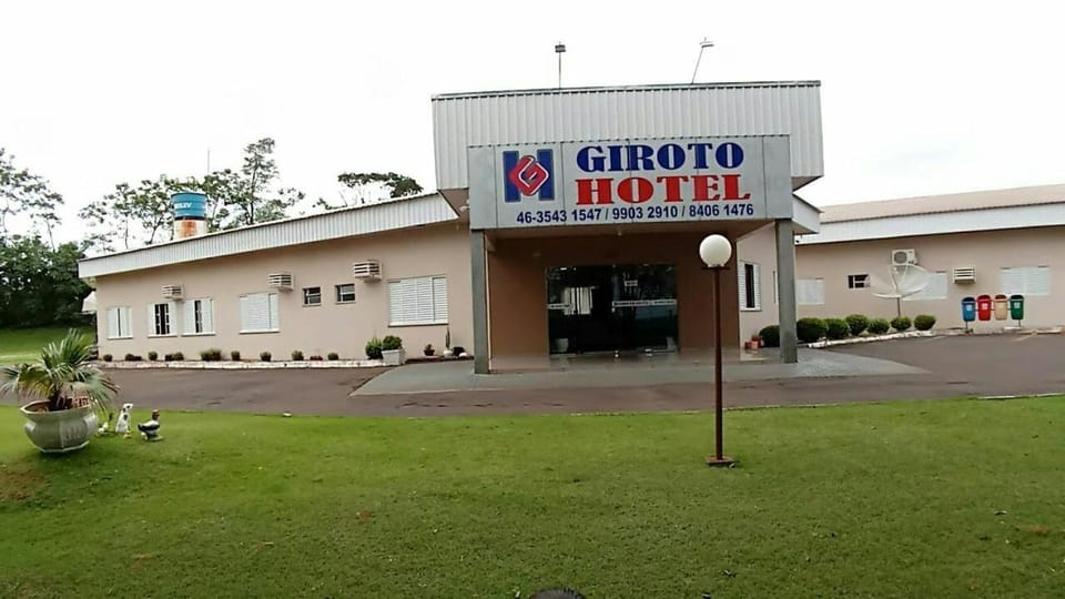 Facade/entrance, Off site