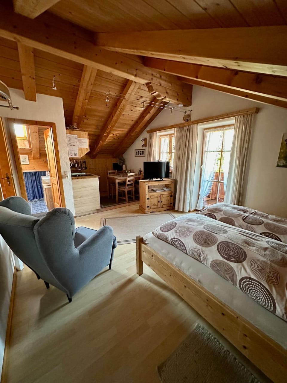 Photo of the whole room