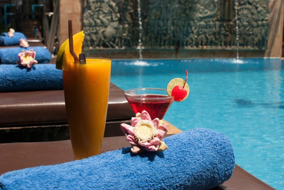 Swimming pool, Drinks