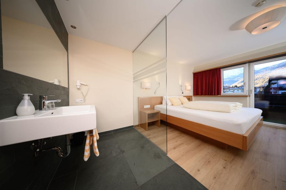 Bed, Photo of the whole room, towels