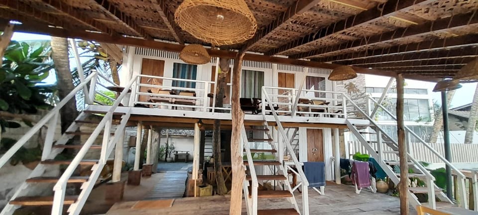 Amaranthe Beach Cabanas Bed and Breakfast in Southern Province