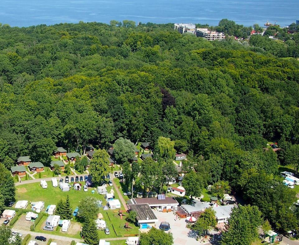 Property building, Restaurant/places to eat, Day, Natural landscape, Bird's eye view, Summer, Children play ground, Game Room, On-site shops, Table tennis, On site, Sea view, Area and facilities