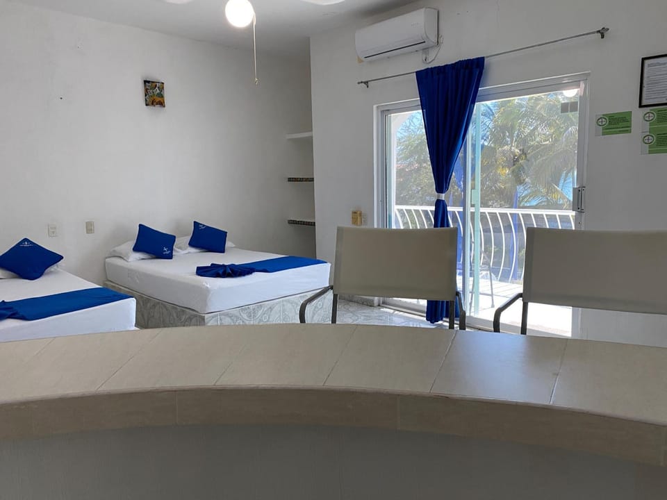 Seating area, Bedroom, air conditioner