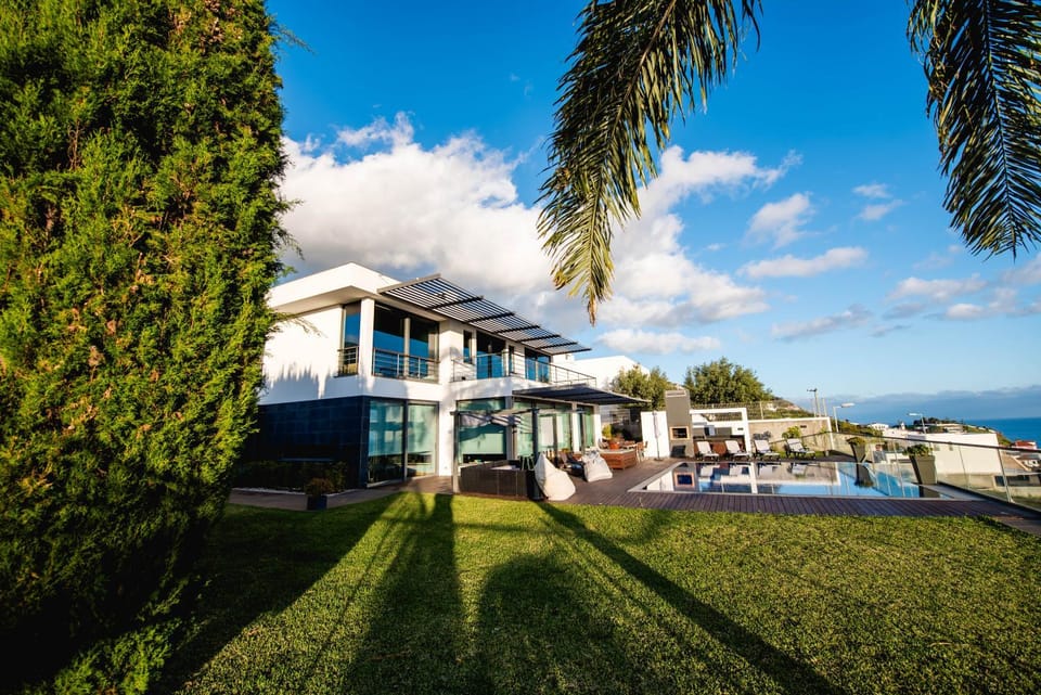 Property building, Pool view