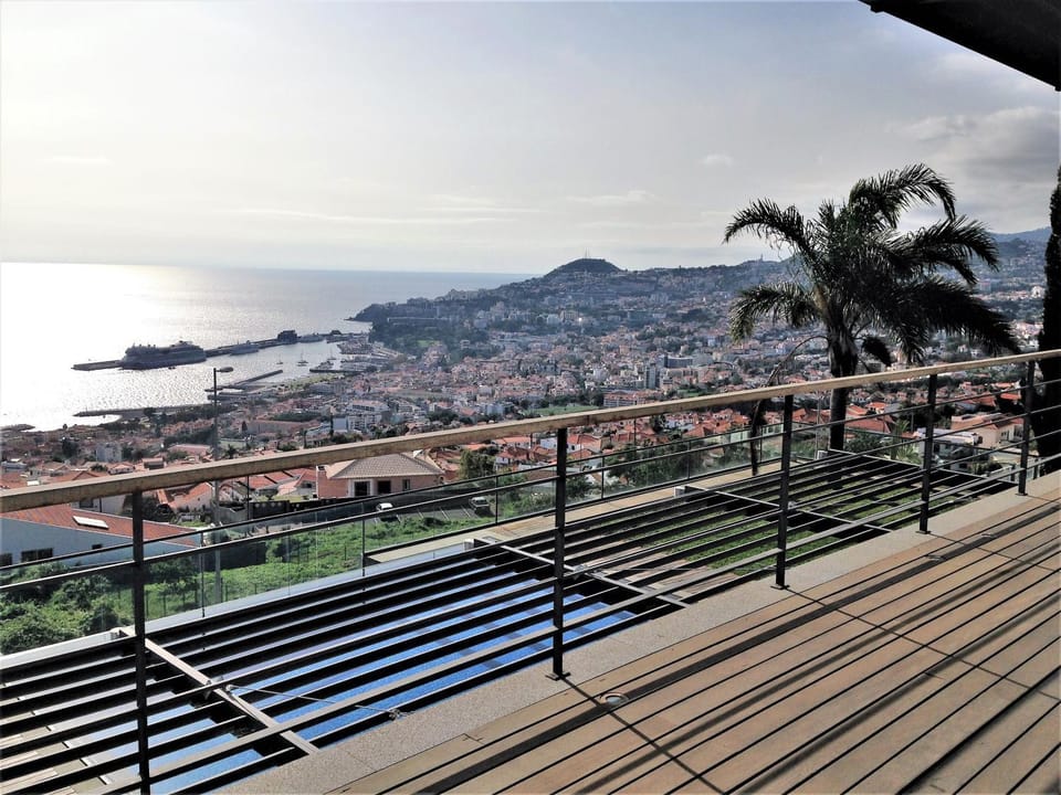 City view, Mountain view, Sea view