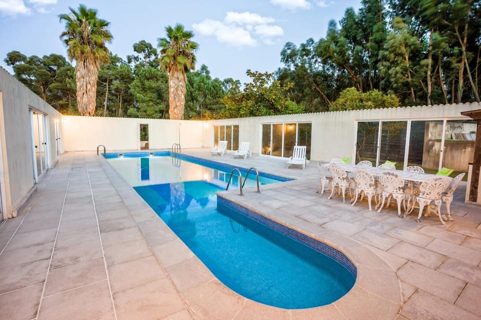 Swimming pool, sunbed