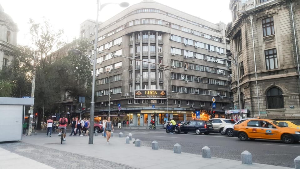Property building, Facade/entrance, City view