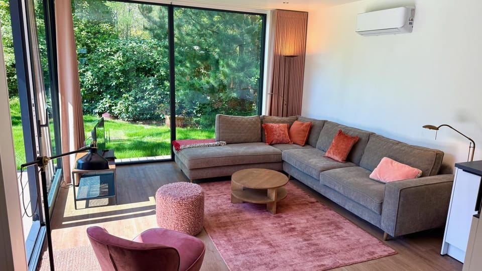 Garden, Living room, Seating area