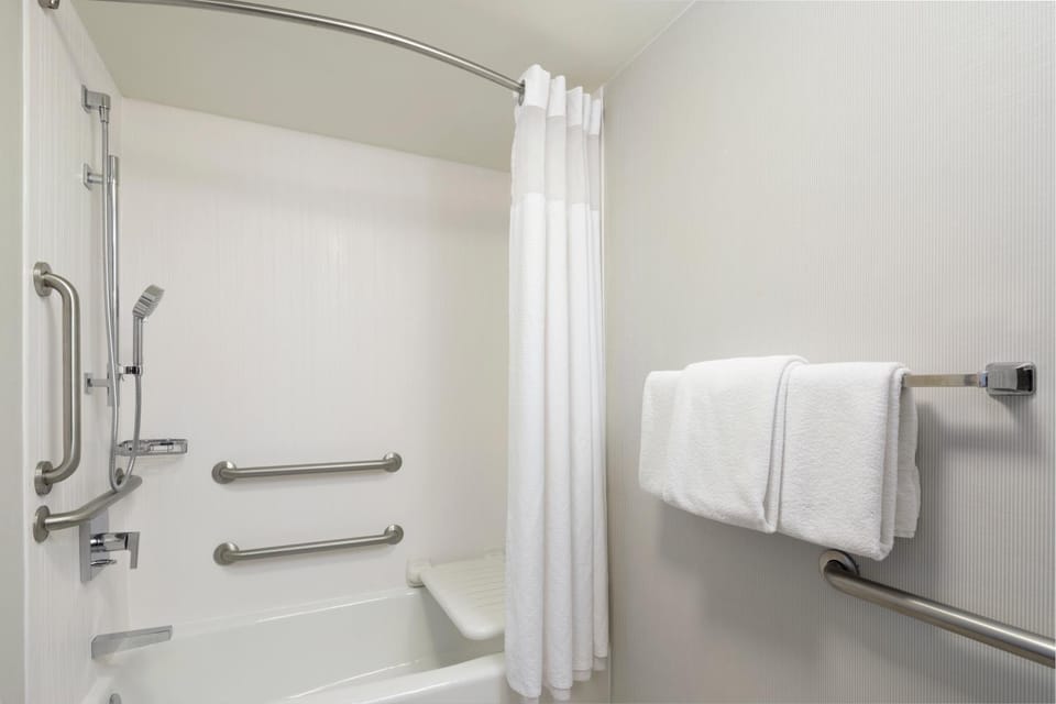Shower, Bath