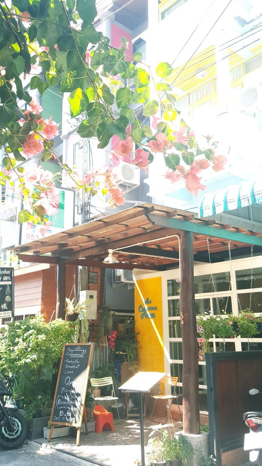 Facade/entrance