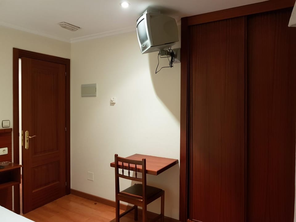 TV and multimedia, Bedroom, wardrobe
