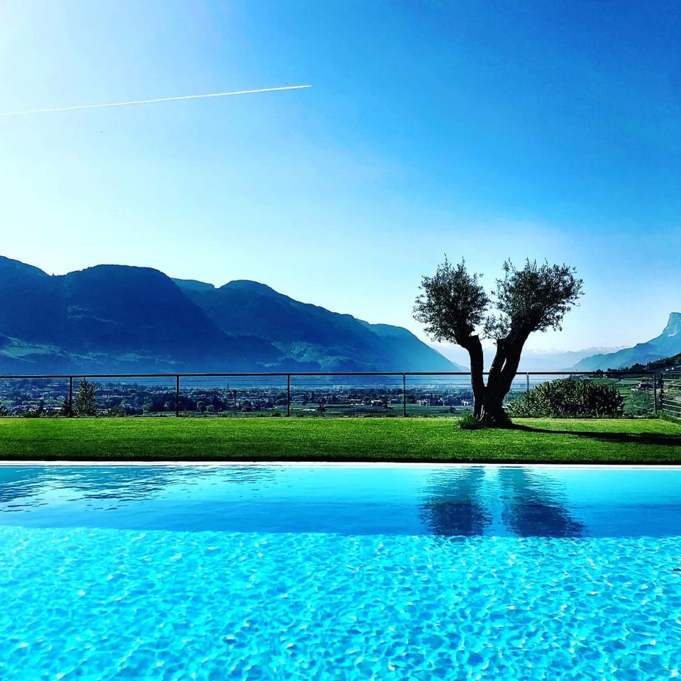 Natural landscape, Hiking, Swimming pool, Swimming pool