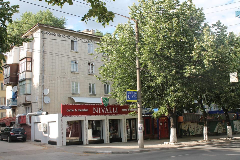 Facade/entrance