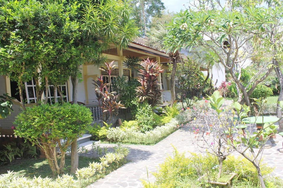 Taman Lily's Hotel Inn in Buleleng