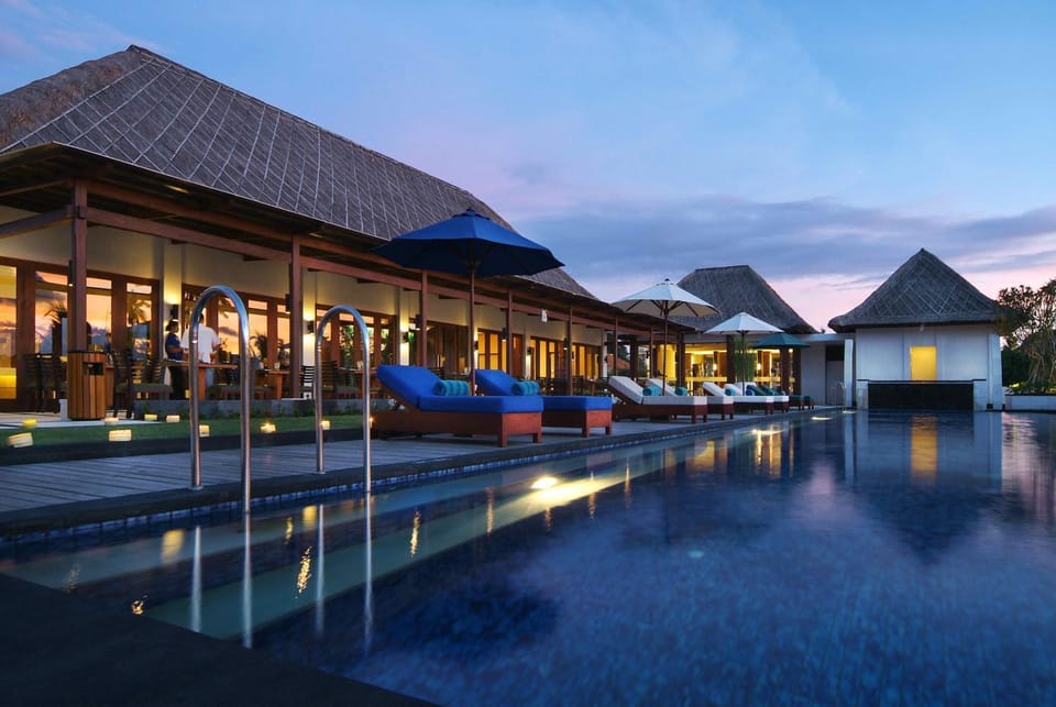 Facade/entrance, Swimming pool, Swimming pool