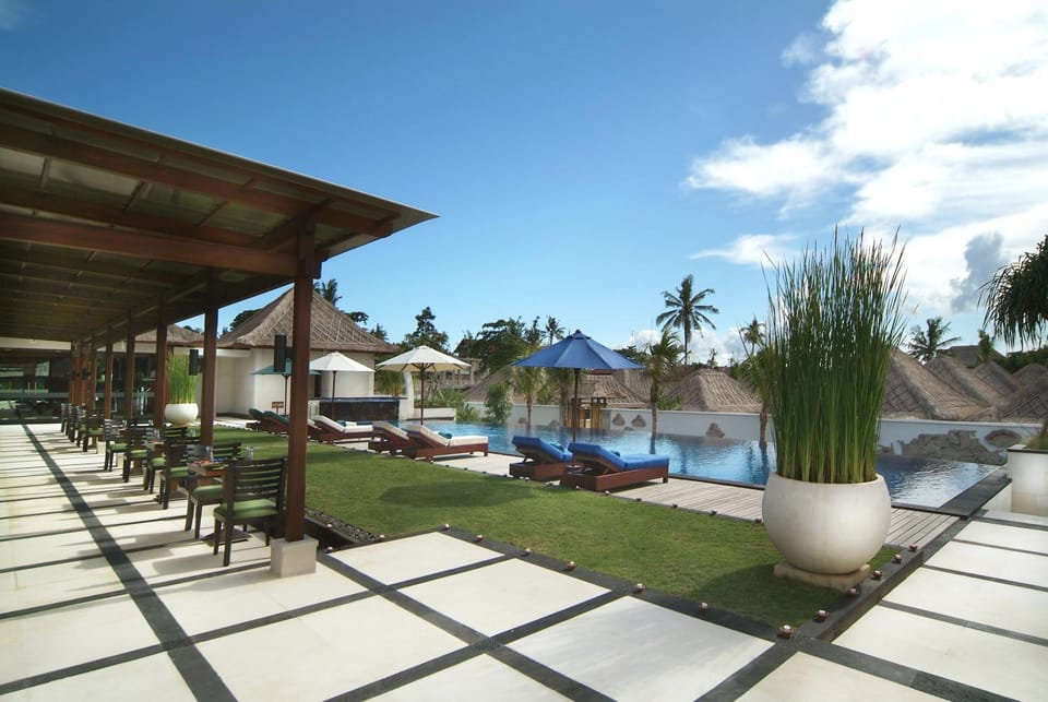 Swimming pool