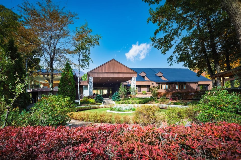 Property building, Day, Natural landscape, Garden, Garden view