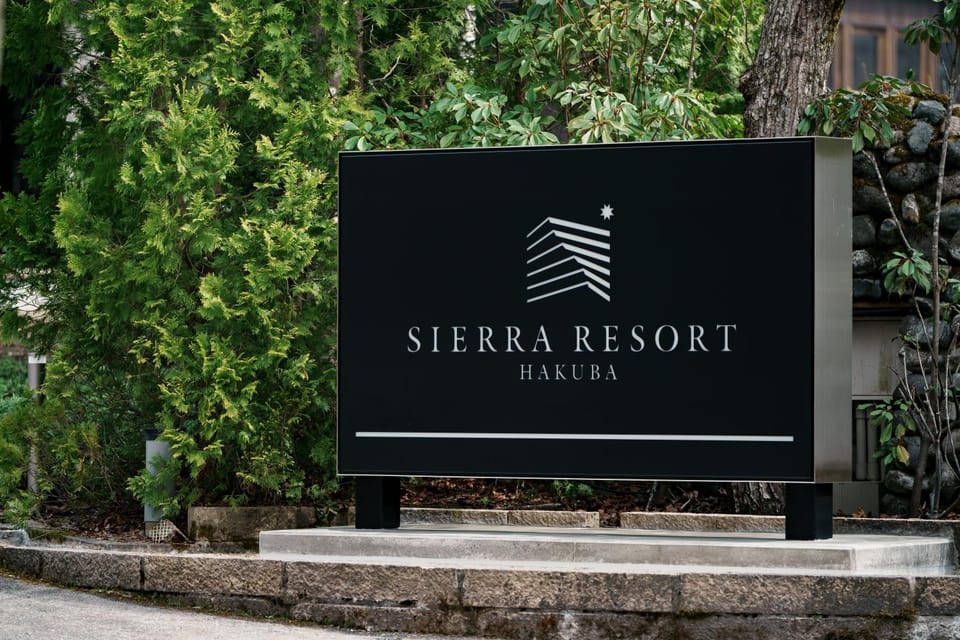 Day, Property logo or sign, Logo/Certificate/Sign