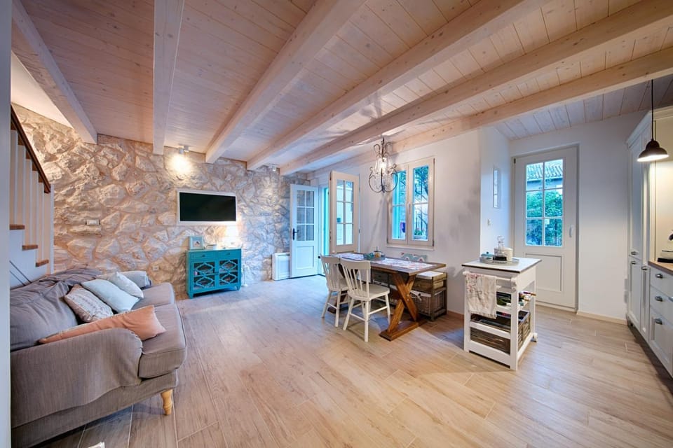 Kitchen or kitchenette, Living room, Dining area