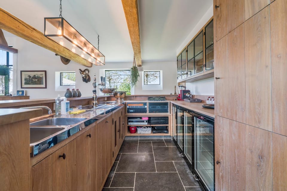 Kitchen or kitchenette, kitchen