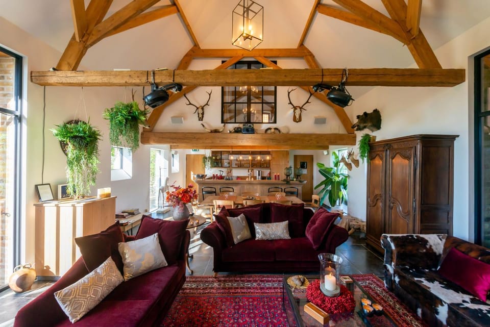 Living room, Seating area
