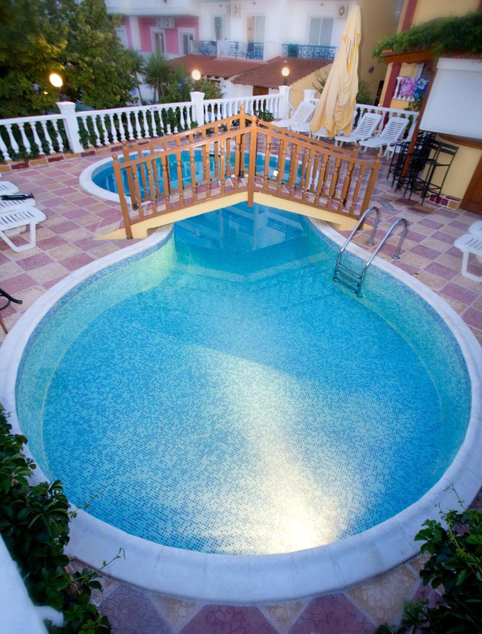 Swimming pool, Swimming pool