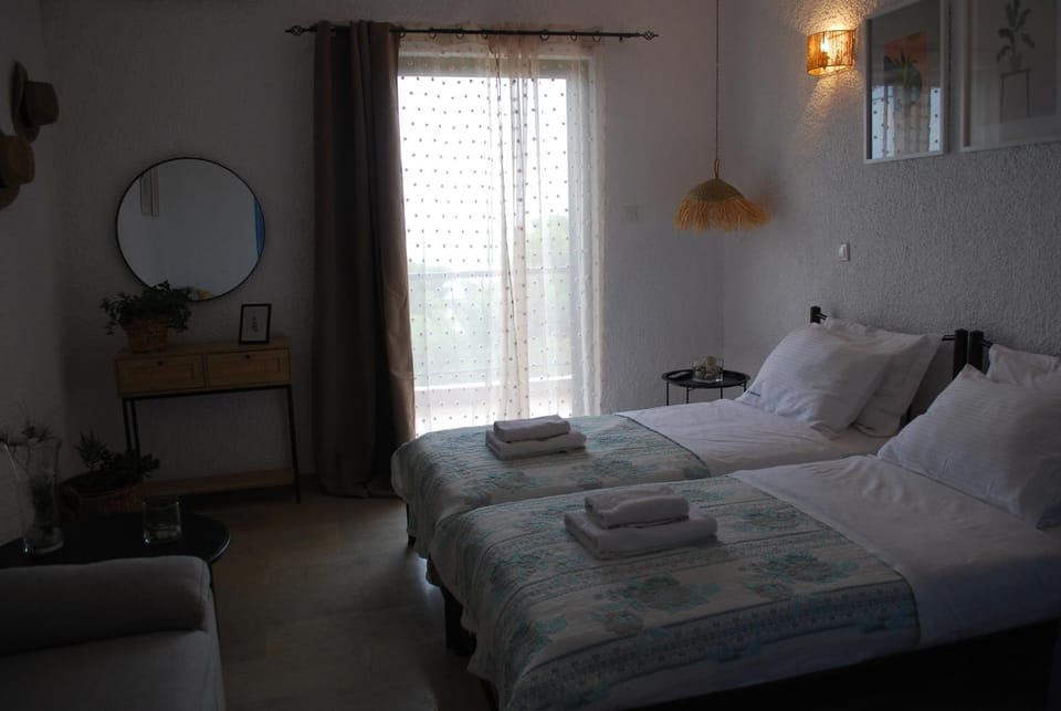 Sunset Rooms Apartment in Islands
