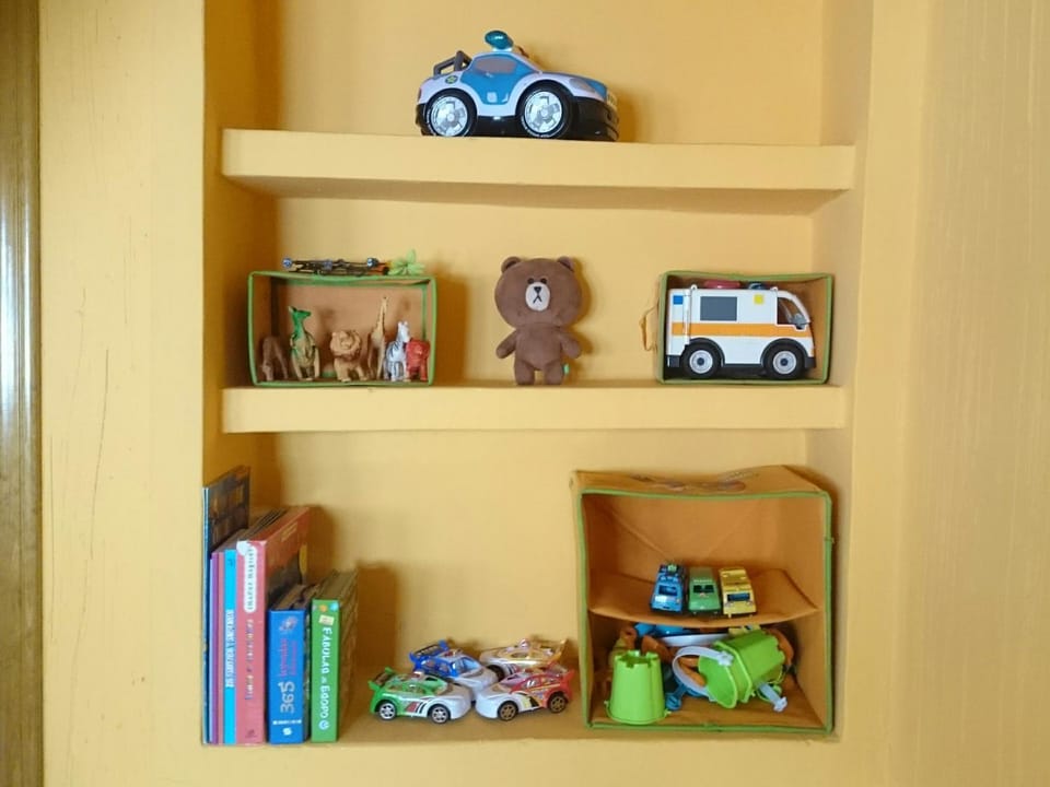 Bedroom, Entertainment, young children