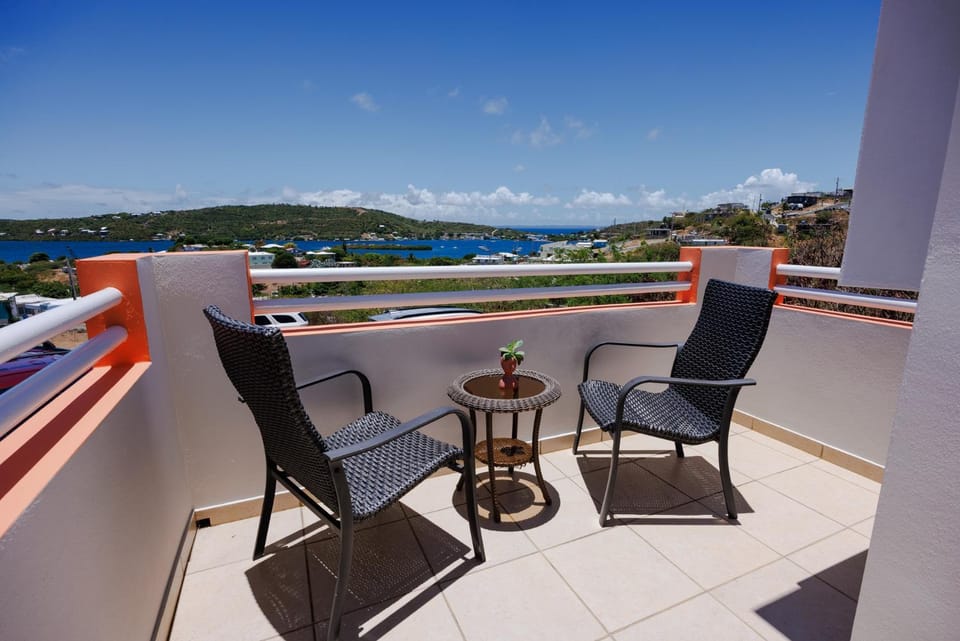 View (from property/room), Balcony/Terrace, Seating area, Sea view