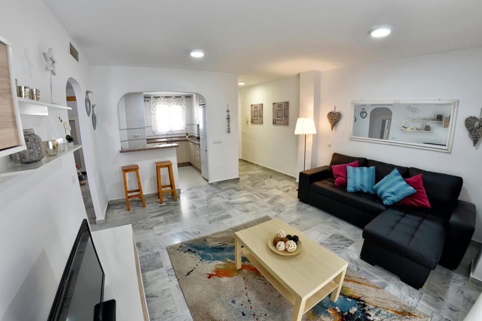 TV and multimedia, Living room, Photo of the whole room, Dining area