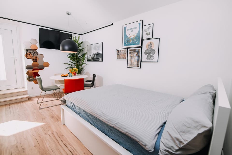 Dining area, Bedroom