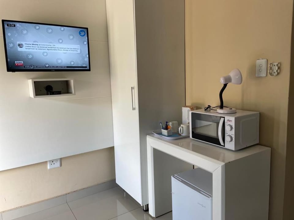TV and multimedia, Coffee/tea facilities, minibar