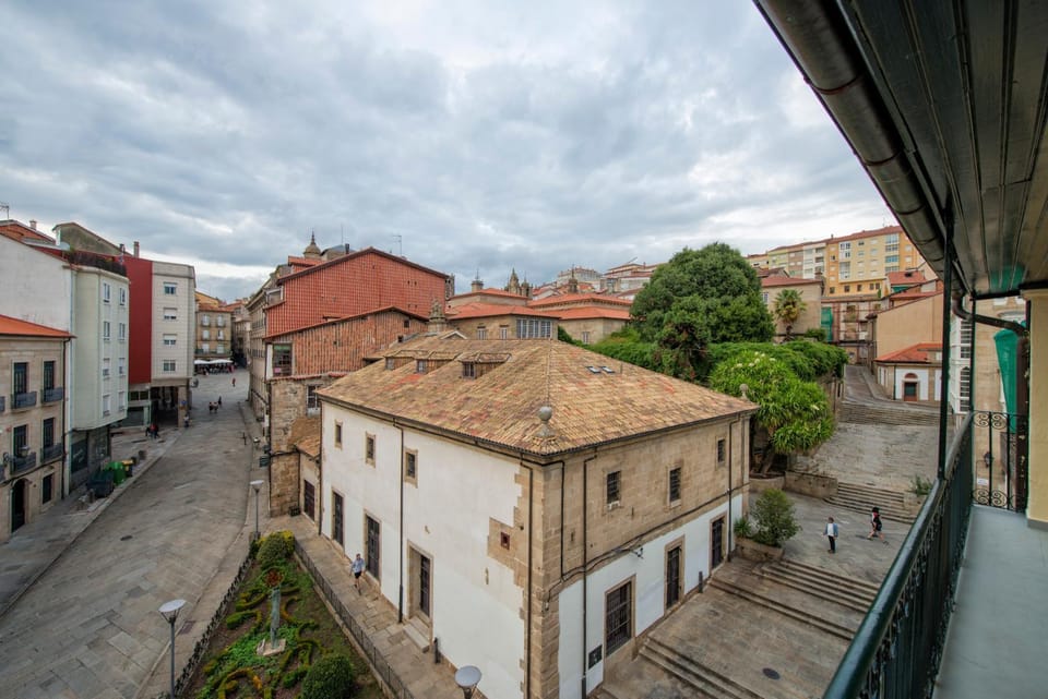 Nearby landmark, Neighbourhood, City view, Street view
